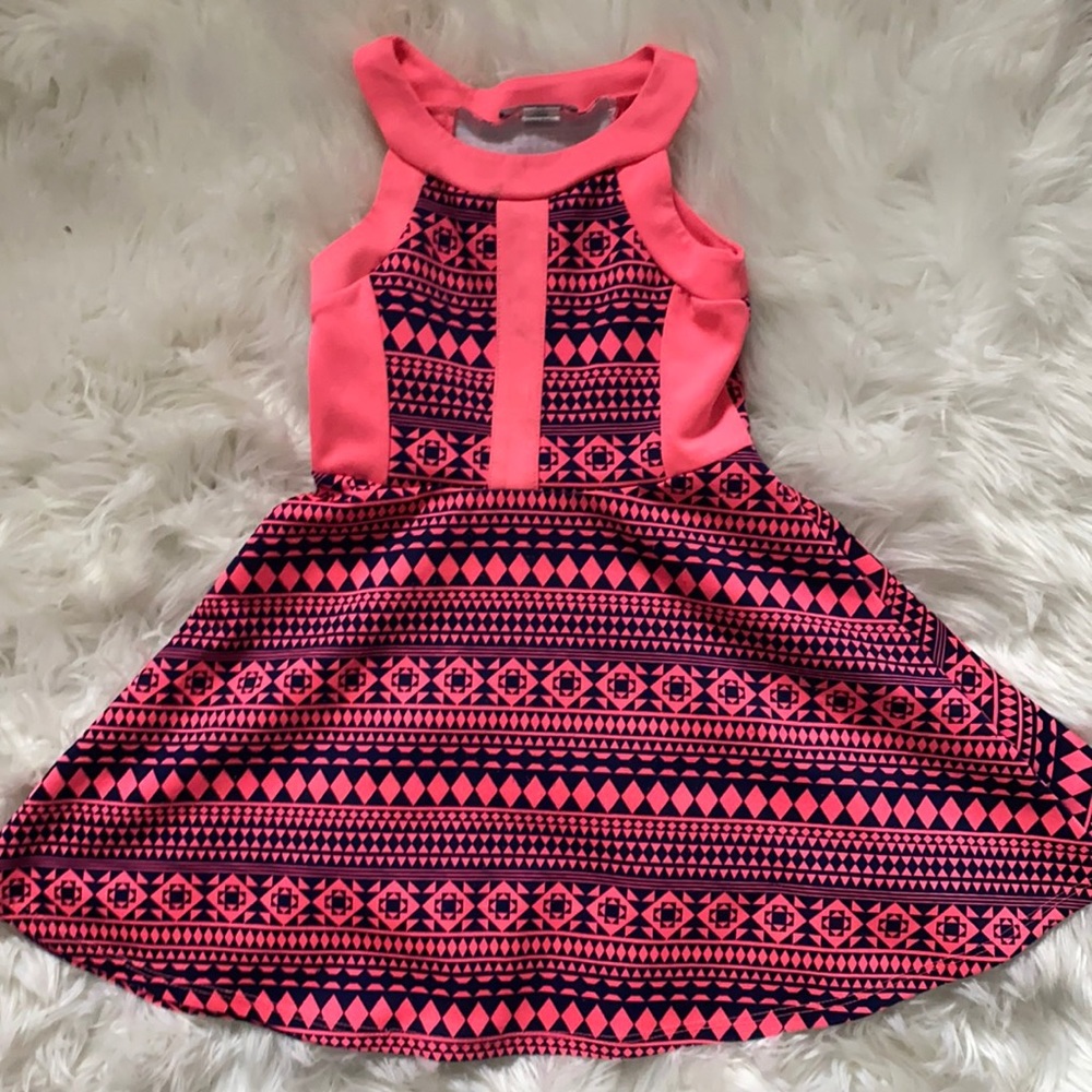 Gorgeous flowy dress in navy blue and hot pink girls 7/8